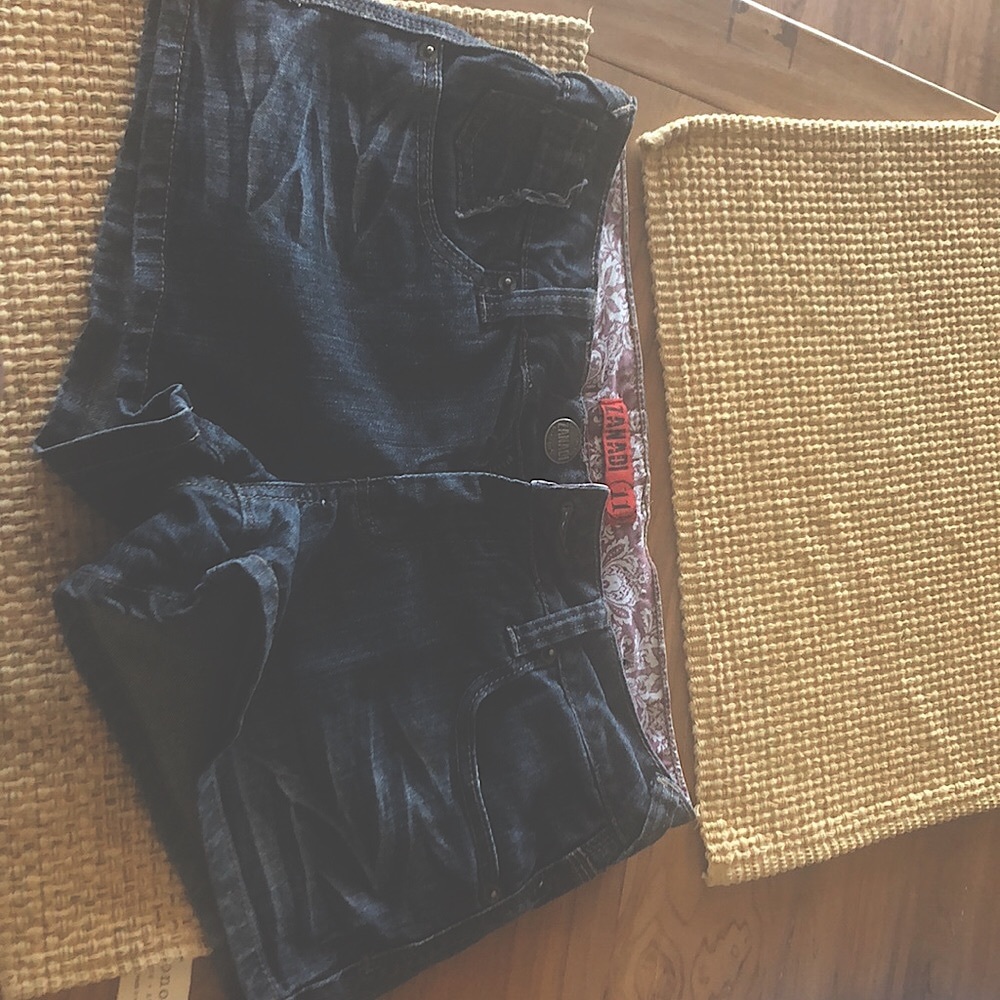 Cute denim shorts by ZanaDi.